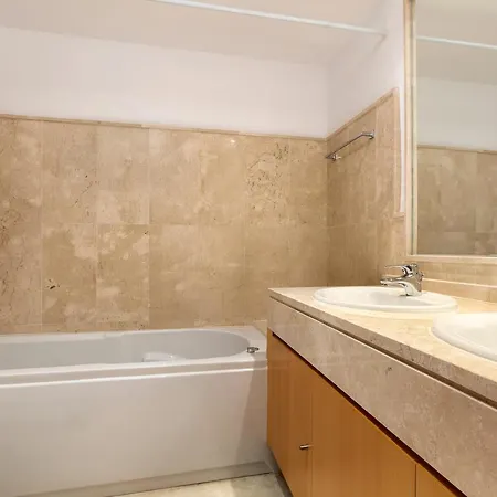 Beautiful 2 Bedroom Apartment In Albatross Casares Διαμέρισμα Εστεπόνα