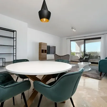 Beautiful 2 Bedroom Apartment In Albatross Casares *